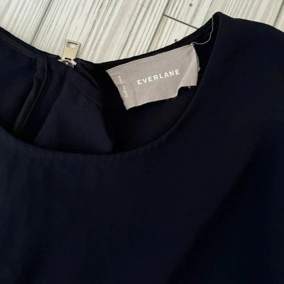 Everlane | Navy Blue Boxy Zip Back Blouse - Size 4 - Picture 5 of 6
